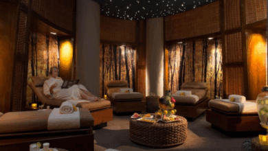 What essential amenities should luxury hotels provide?