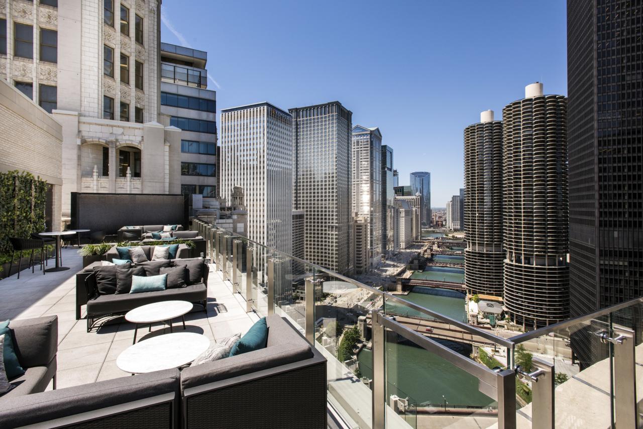 How to find hotels that feature stunning cityscape views?