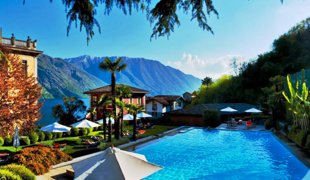 How to find hotels that feature stunning cityscape views?