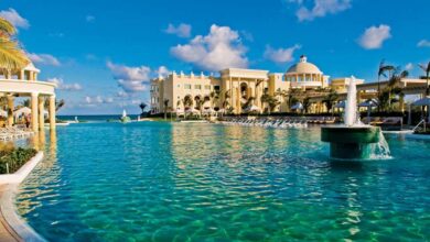 What luxury hotels offer all-inclusive packages?