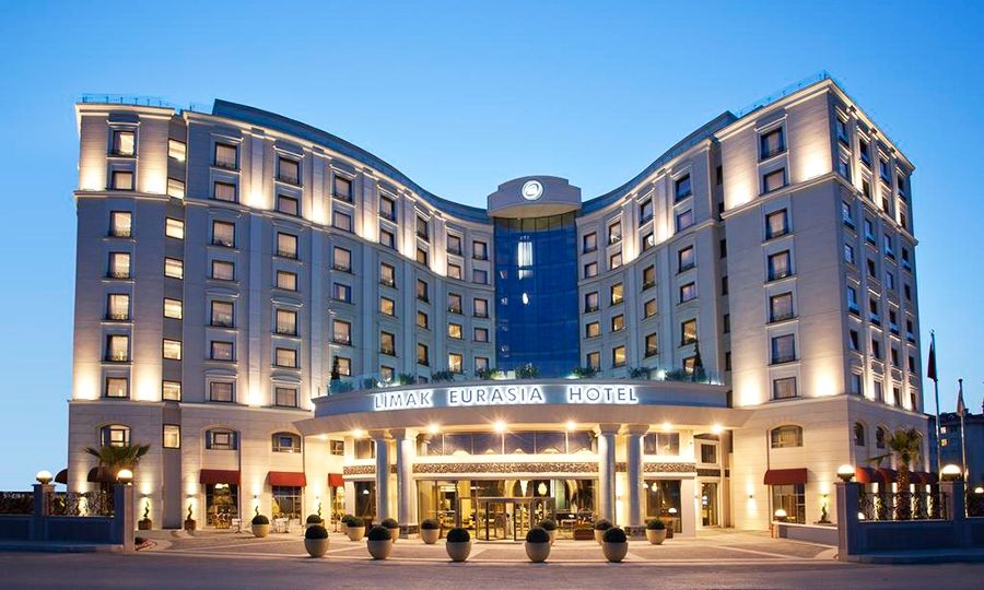 Which hotels are best for pets to stay with owners?